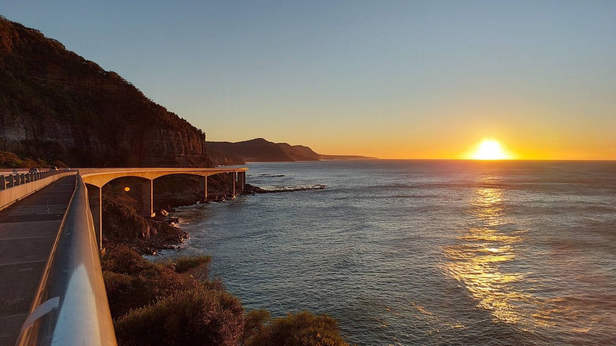 Coledale Apartment | Austinmer Bush to Beach Retreat | EV Charger | Stylish & Serene
