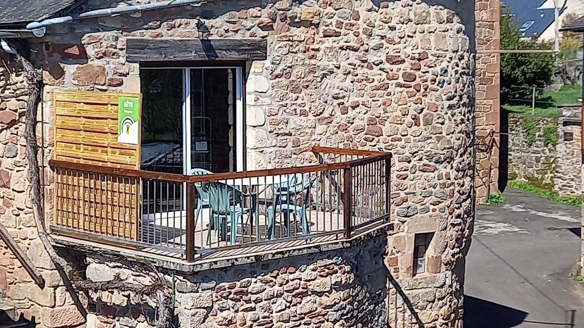 Lassouts House | Autentic and picturesque Gite de la Tambourde. Overnight stays on request.