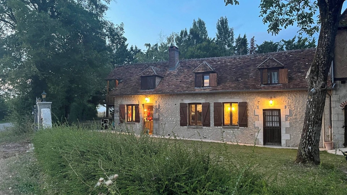 Sury-en-Vaux House | Authentic house, large garden with trees, in the middle of the Sancerre vineyards.