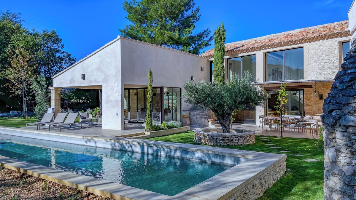 Saint-Saturnin-les-Apt Villa | Authentic 1818 Provençal Bastide in the Heart of Provence – La Magnanerie 1818