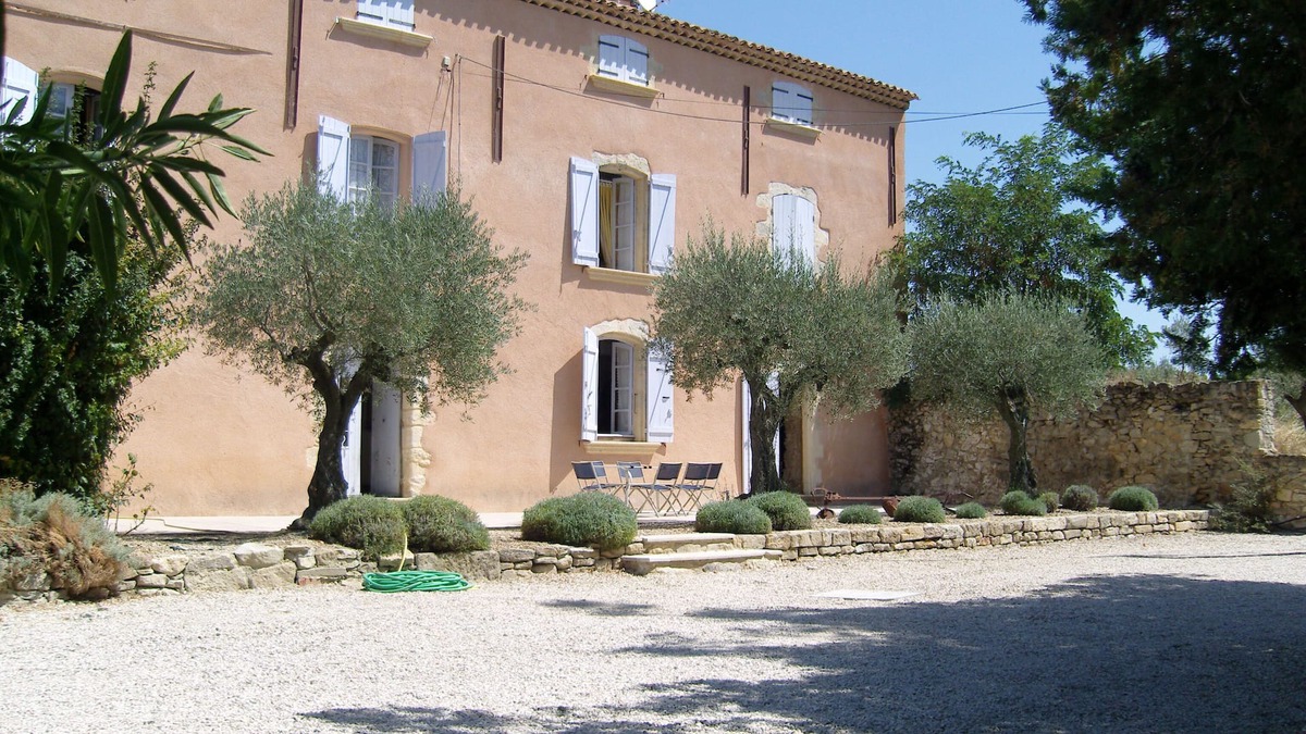 Ansouis House | Authentic 18th century Provençal Bastide with swimming pool and tennis court