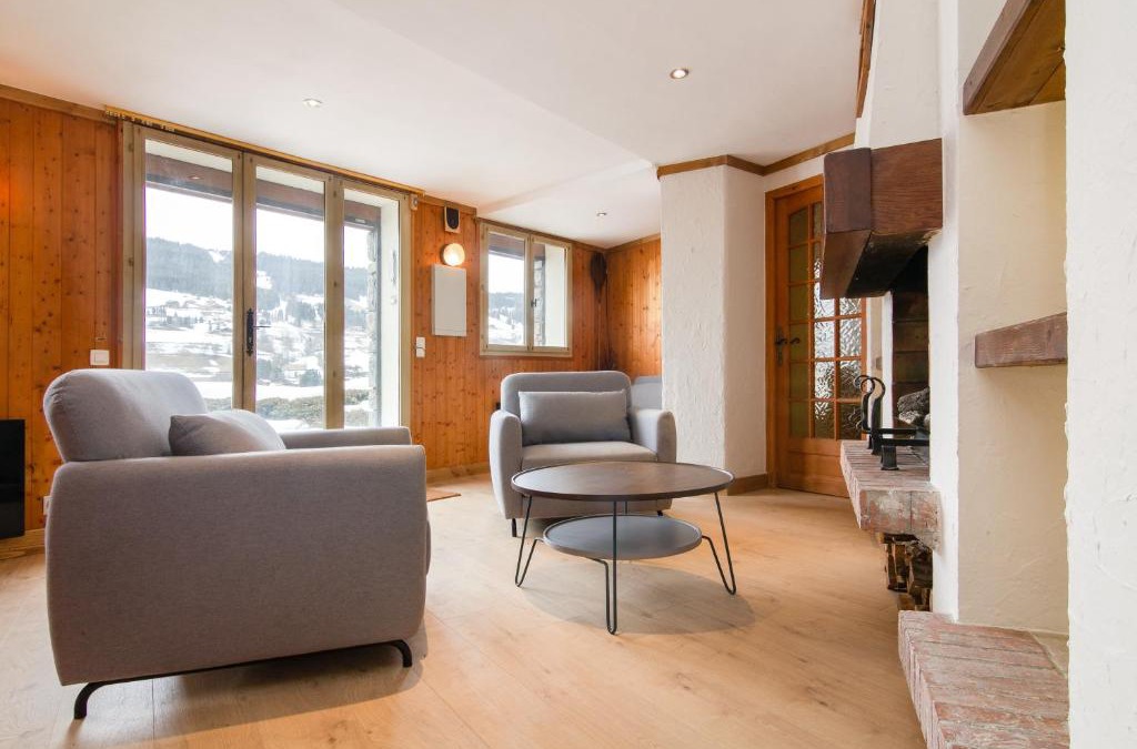 Le Planellet Apartment | Authentic 2BR apartment 500m from city center