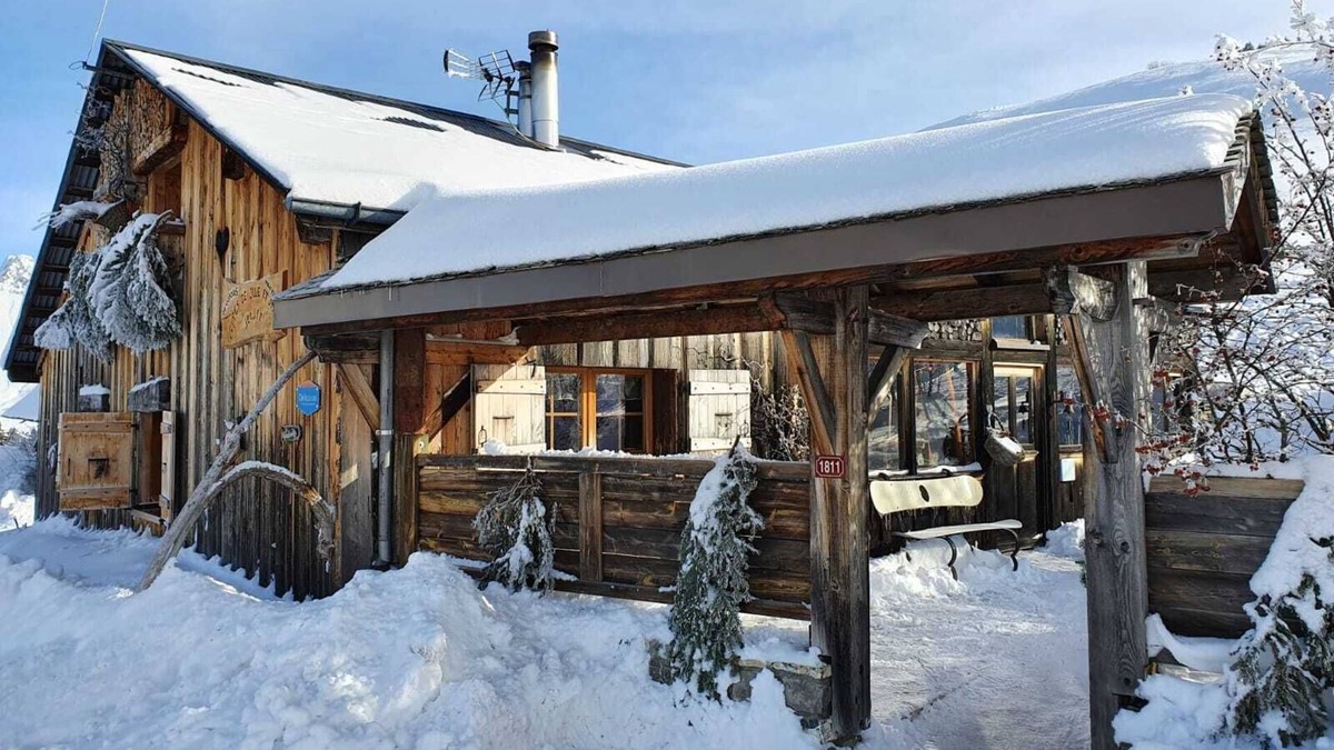 Mieussy Ski Chalet | Authentic alpine chalet in Praz de lys sommand at 1500m on the ski slopes