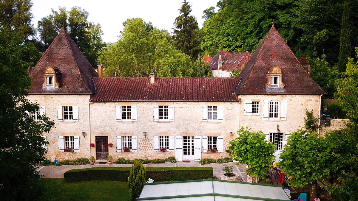 Domme House | Authentic and comfortable house with heated indoor pool (from April to November)