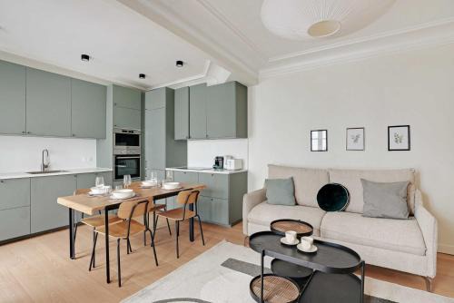 18th Arrondissement Apartment | Authentic apartment - 3BR-8P - Clignancourt