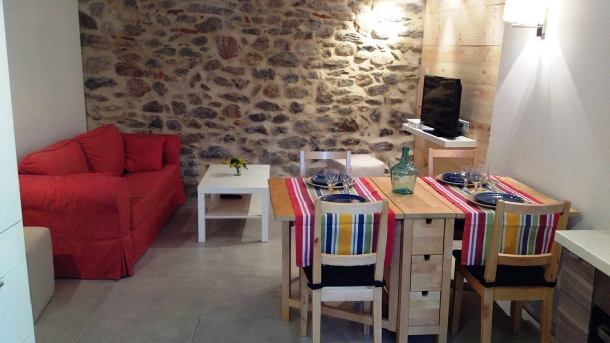 Laroque-des-Alberes House | Authentic Catalan house of character