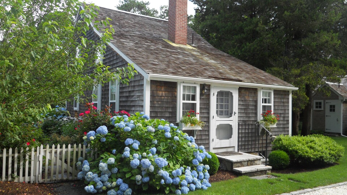 West Brewster House | Authentic Cape Cod Saltbox - Antique home with modern conveniences