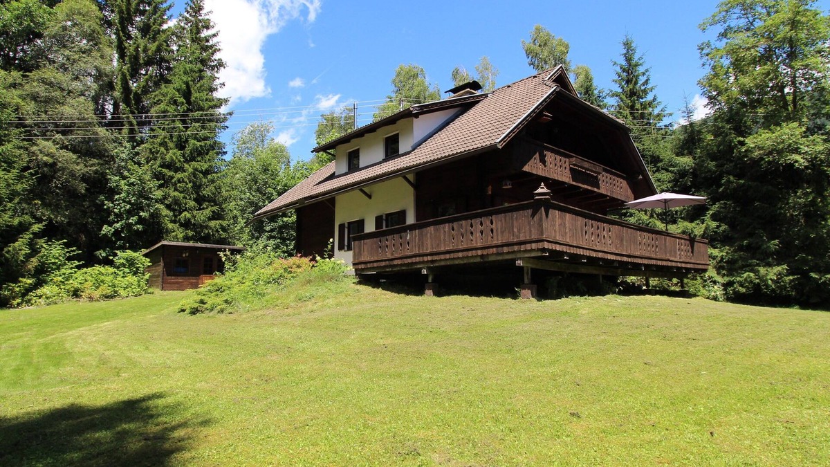 Gnesau House | Authentic chalet with sauna and a large garden