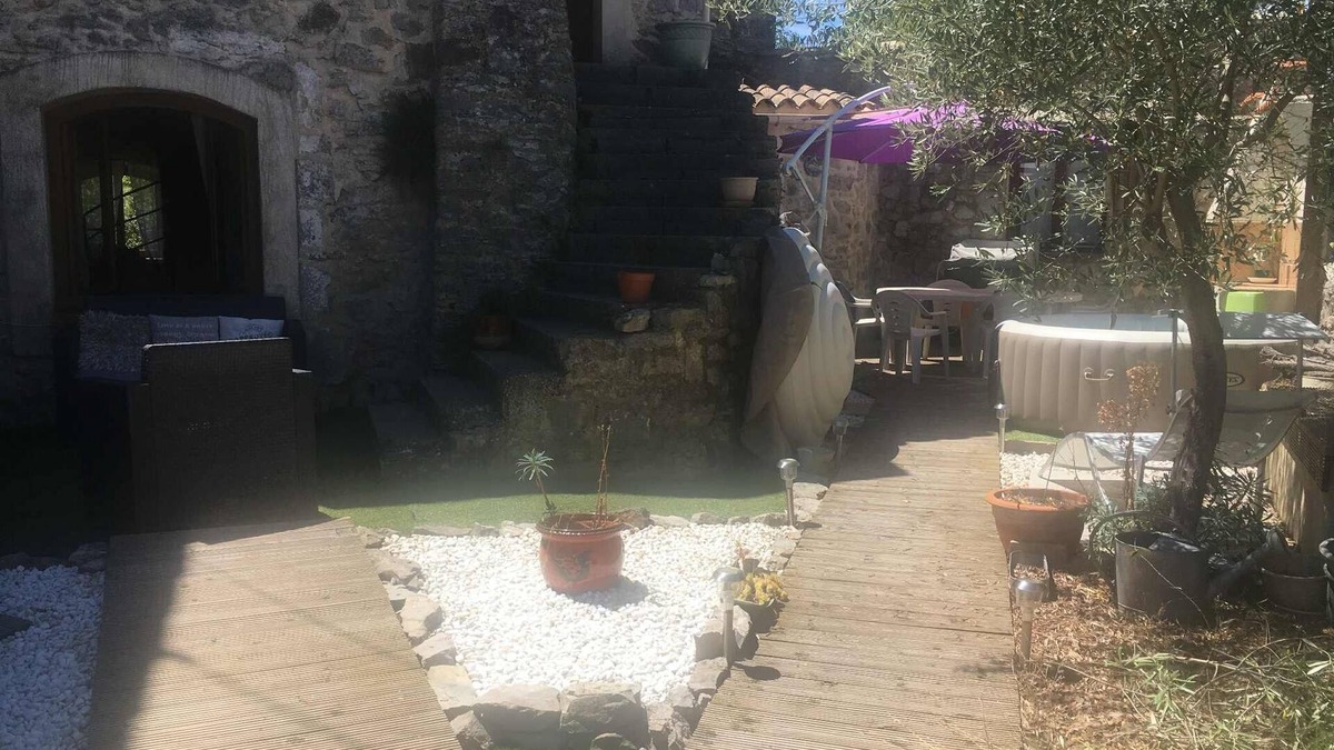 Causse-de-la-Selle House | Authentic house in the heart of a quiet village