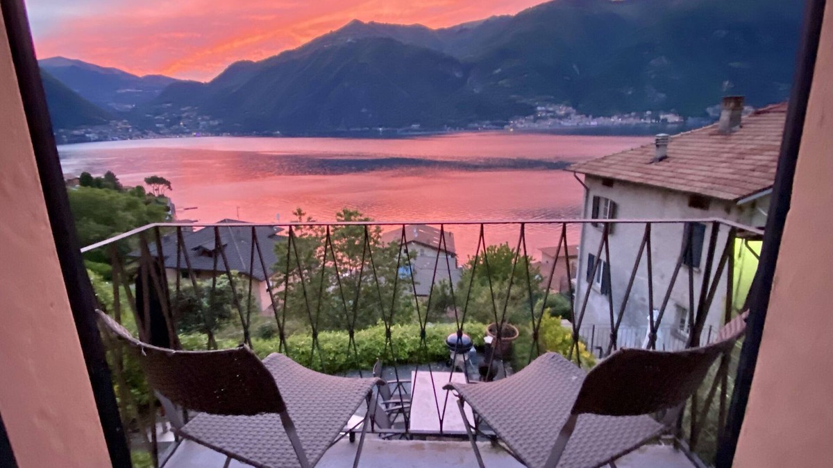 Lezzeno House | Authentic Italian house with spectacular views of Lake Como and private parking