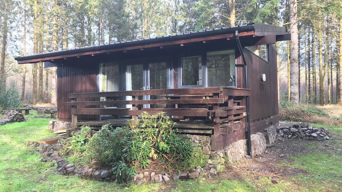 Taynuilt Cabin | Authentic log cabin in a lovely forest location close to stunning Loch Awe