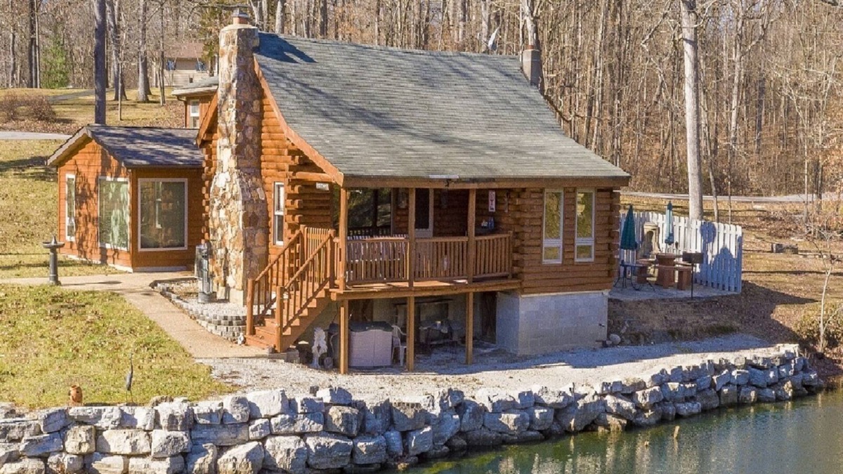 Marthasville Cabin | Authentic Log cabin with something for everyone!