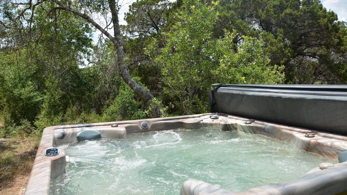 Hays County Cabin | Authentic Log Cabin with Private Hot Tub!