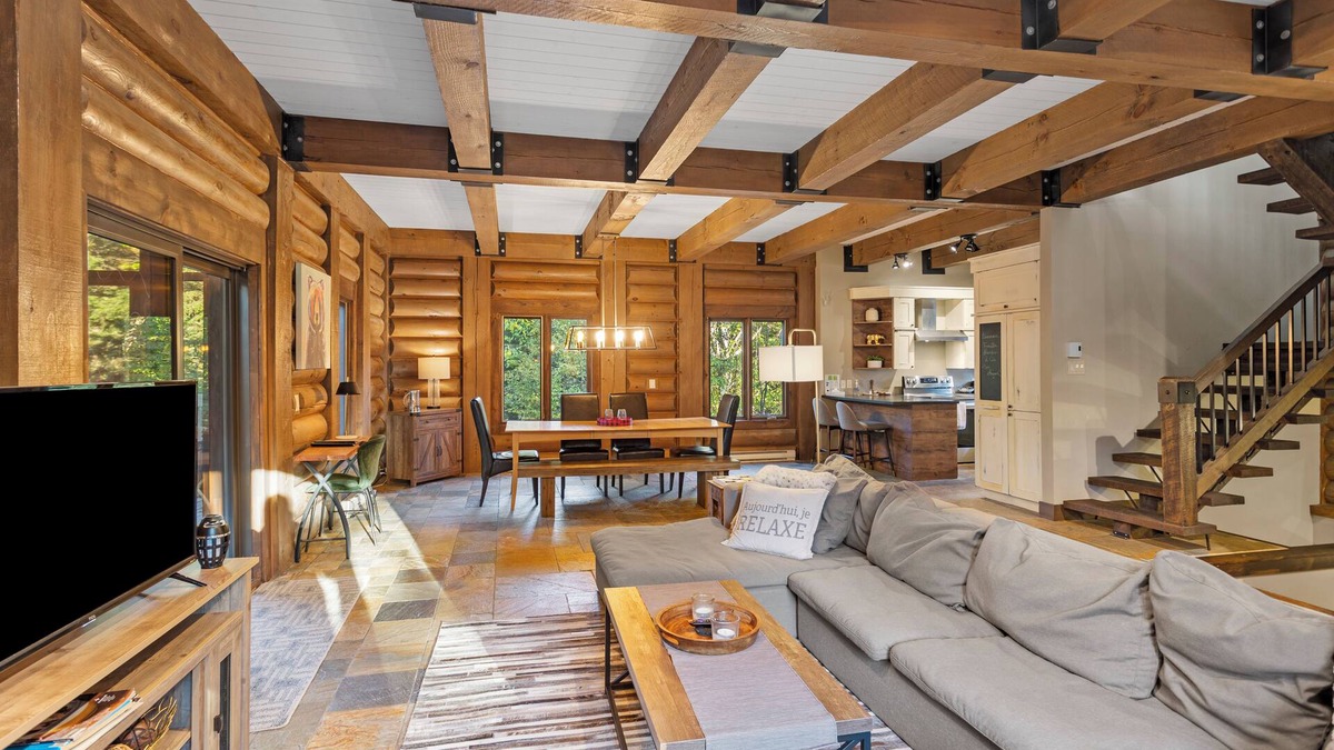 Saint-Faustin-Lac-Carre Cabin | Authentic logwood cabin next to Mont-Blanc ski station, close to Tremblant.