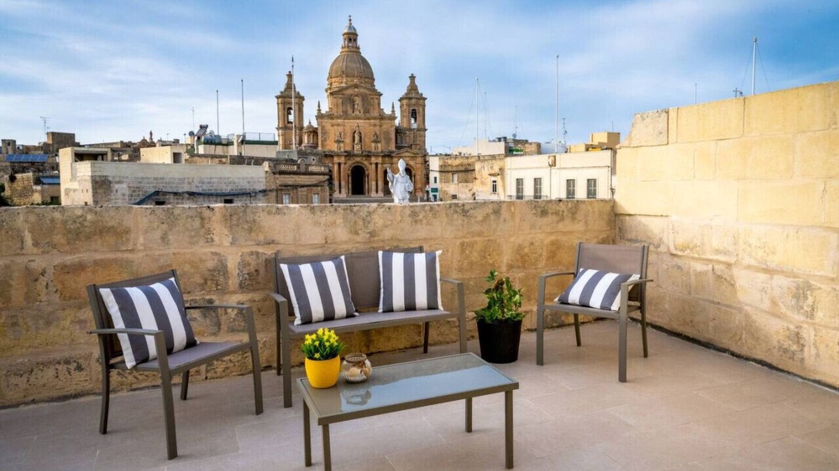 Siggiewi House | Authentic Maltese Stay with private terrace