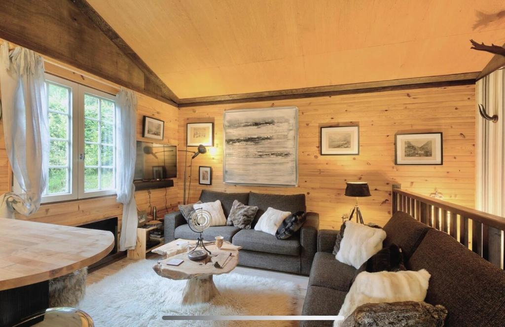 Xonrupt-Longemer Ski Chalet | Authentic mountain cabin with river at 900m lake