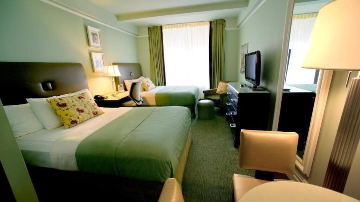 Central Park West Apartment | Authentic NYC Getaway! Historic Property Close to Metropolitan Museum of Art!