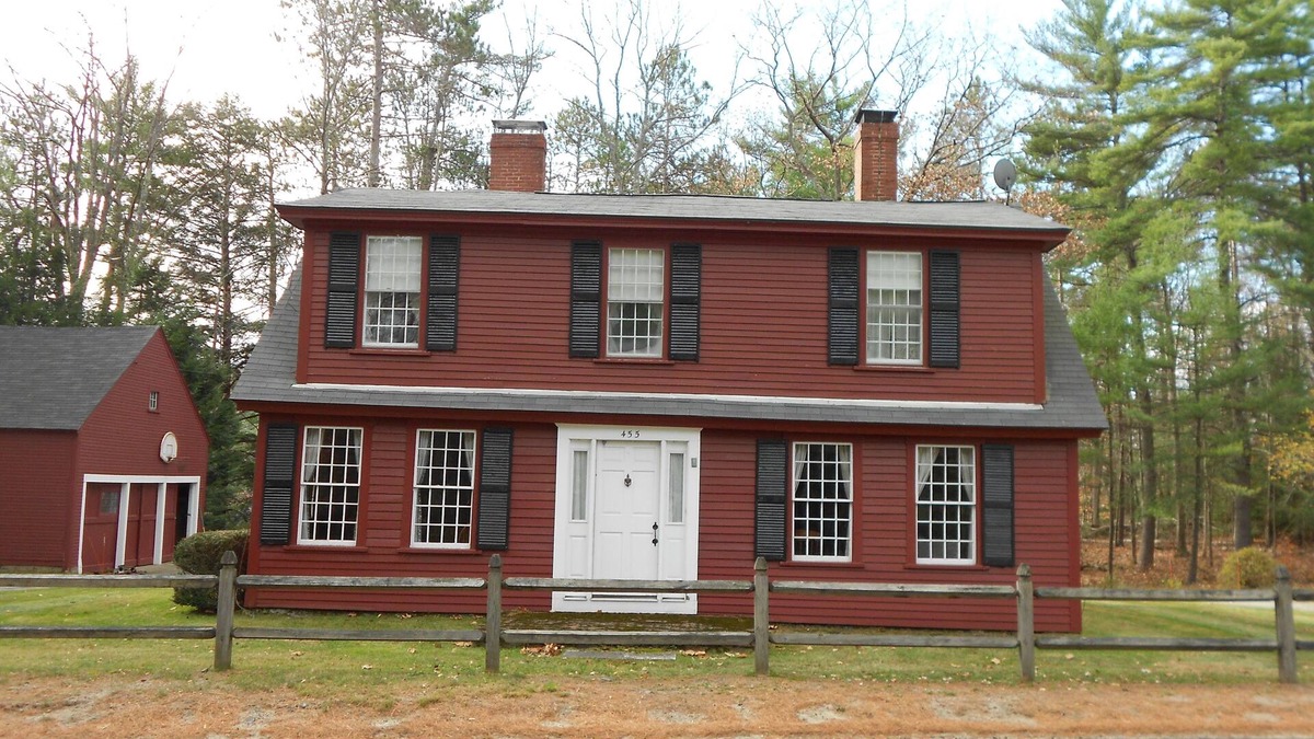 Greenfield House | Authentic Red Farm House On Zephyr Lake, Beautiful In All Seasons!