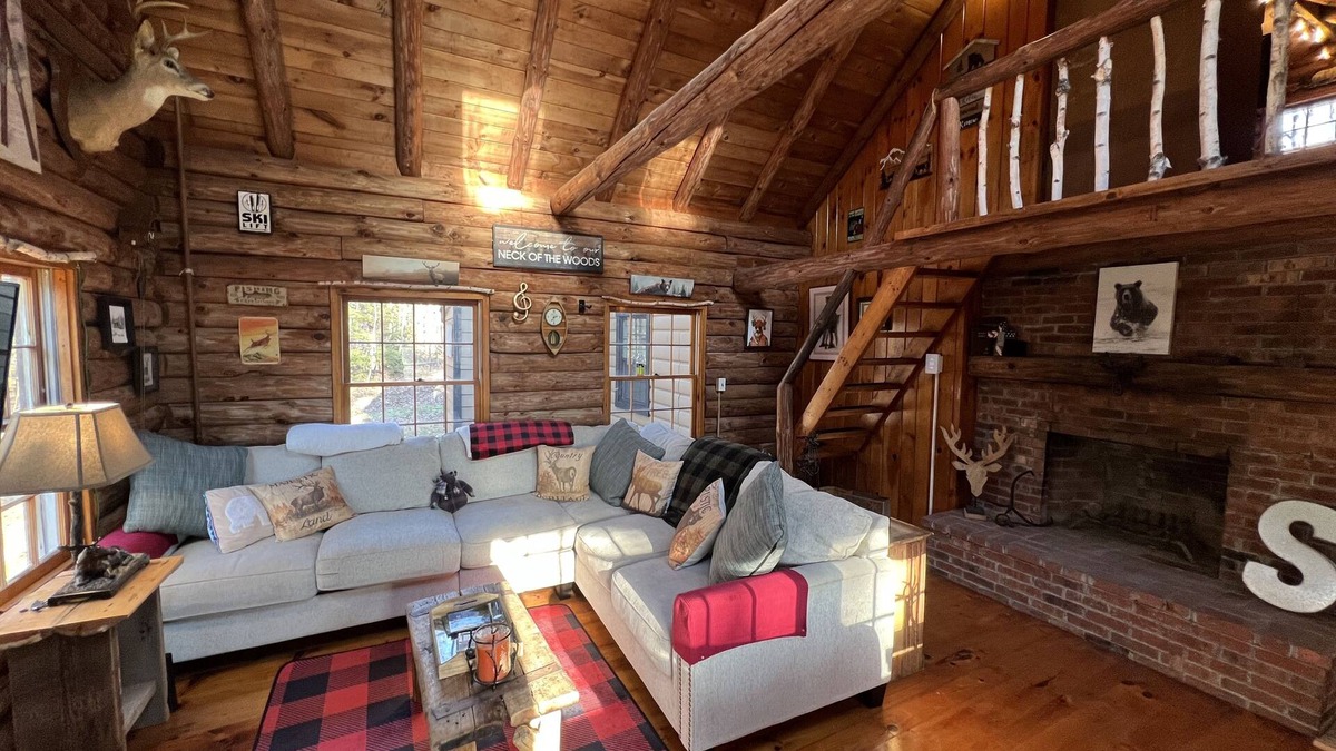Wardsboro Cabin | Authentic Rustic Log Cabin minutes from Mount Snow and Stratton
