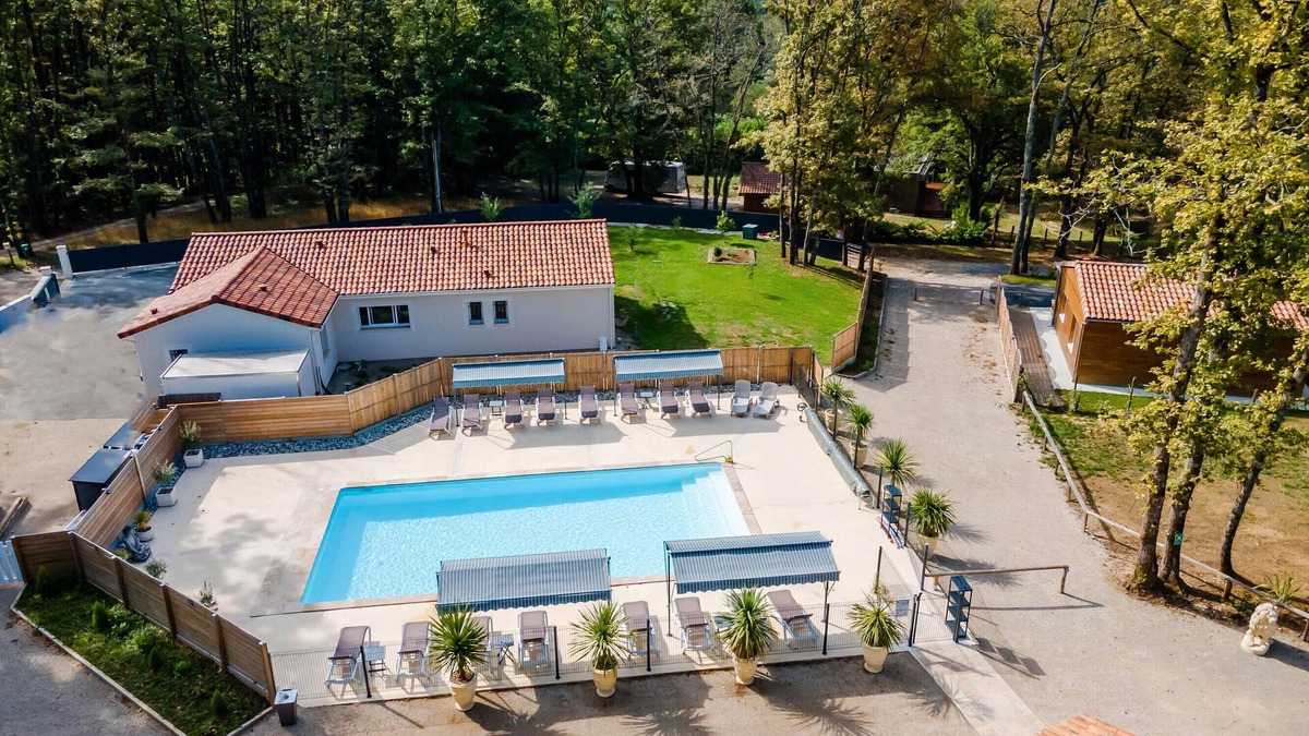 Thenon House | Authentic Stay in Dordogne – Comfortable Gîte with Heated Pool