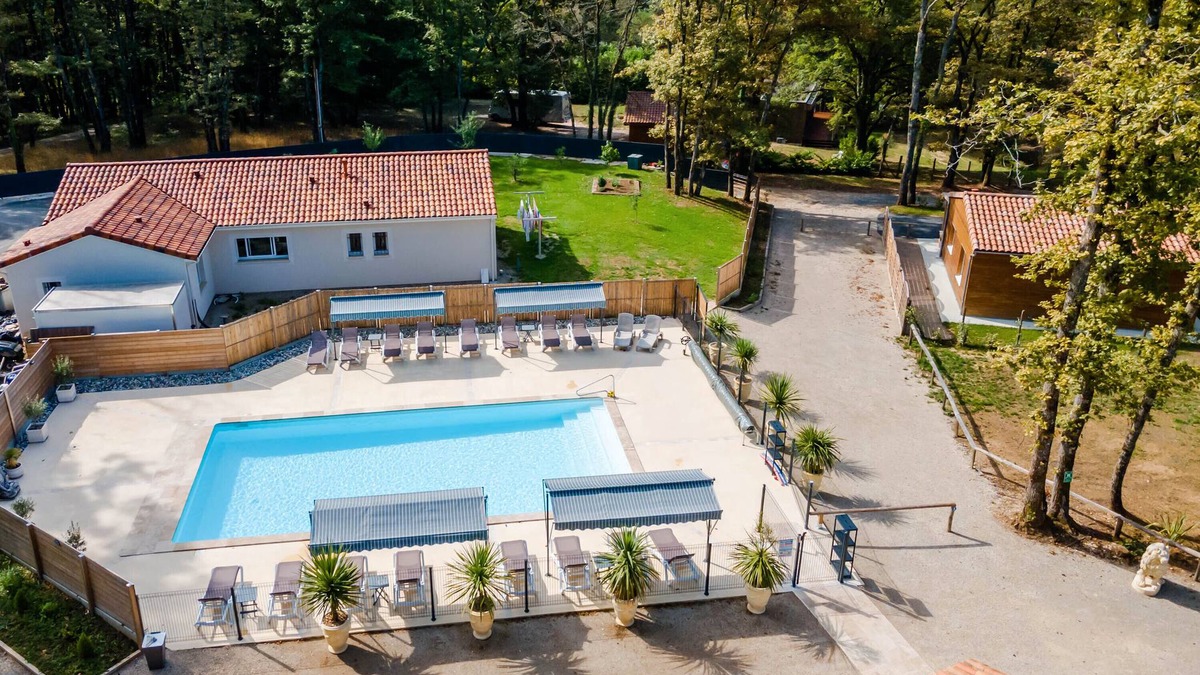 Thenon House | Authentic Stay in Dordogne – Comfortable Gîte with Heated Pool
