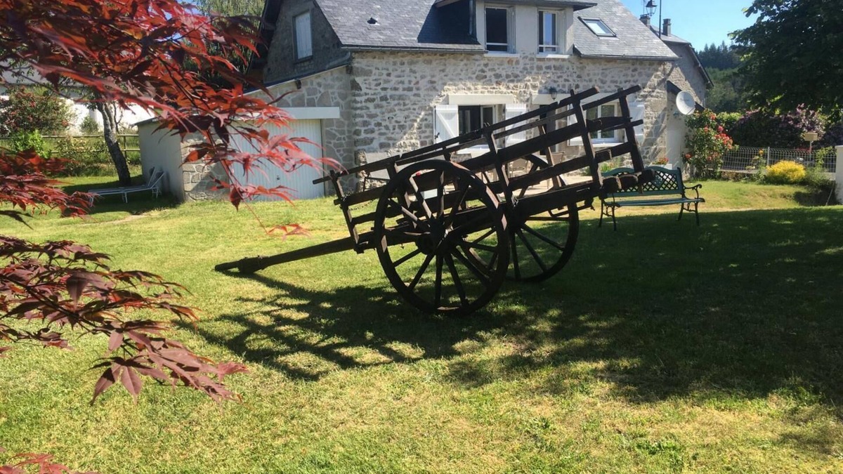 Bonnefond House | Authentic stone cottage with garden - relaxing vacations guaranteed