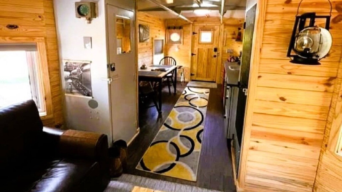 Valley Head Cabin | Authentic Train Caboose! Less than 5 minutes to Desoto Park, Falls, Mentone