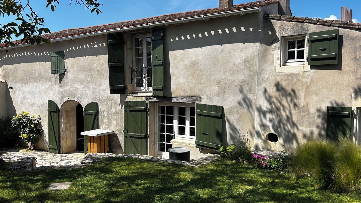 La Flotte House | Authentic villa in an unspoilt village