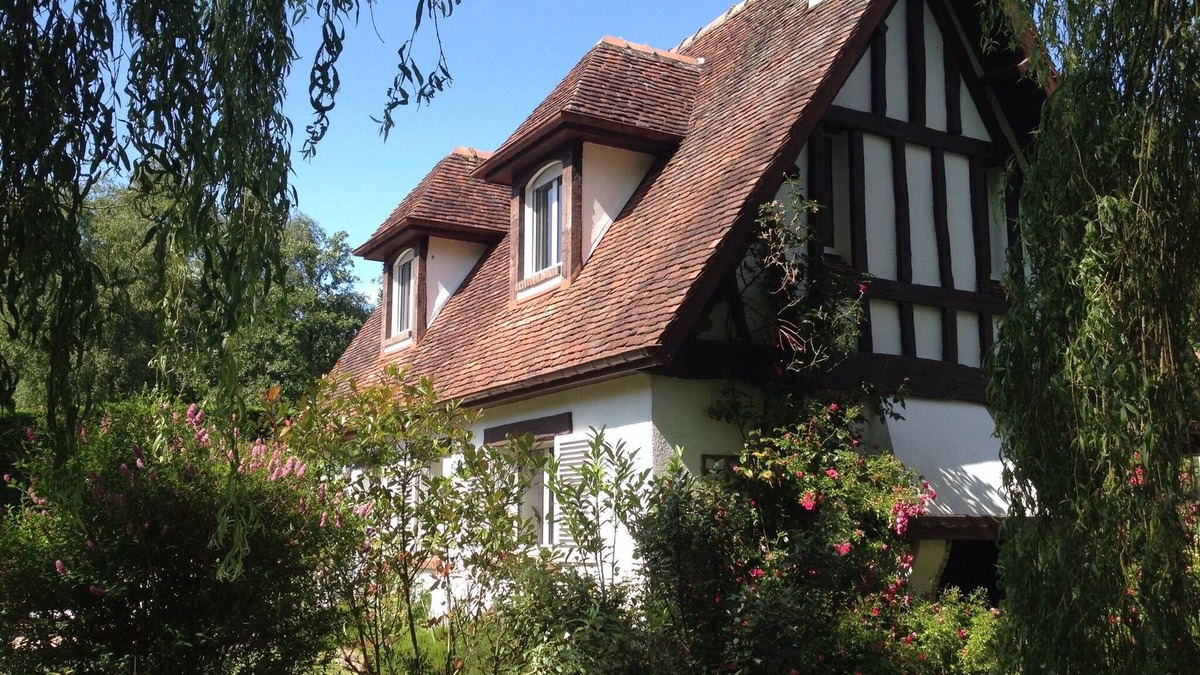 Groffliers Cottage | AUTHIE BAY GUEST HOUSE IN THE HEART OF 2 HECTARS PARC