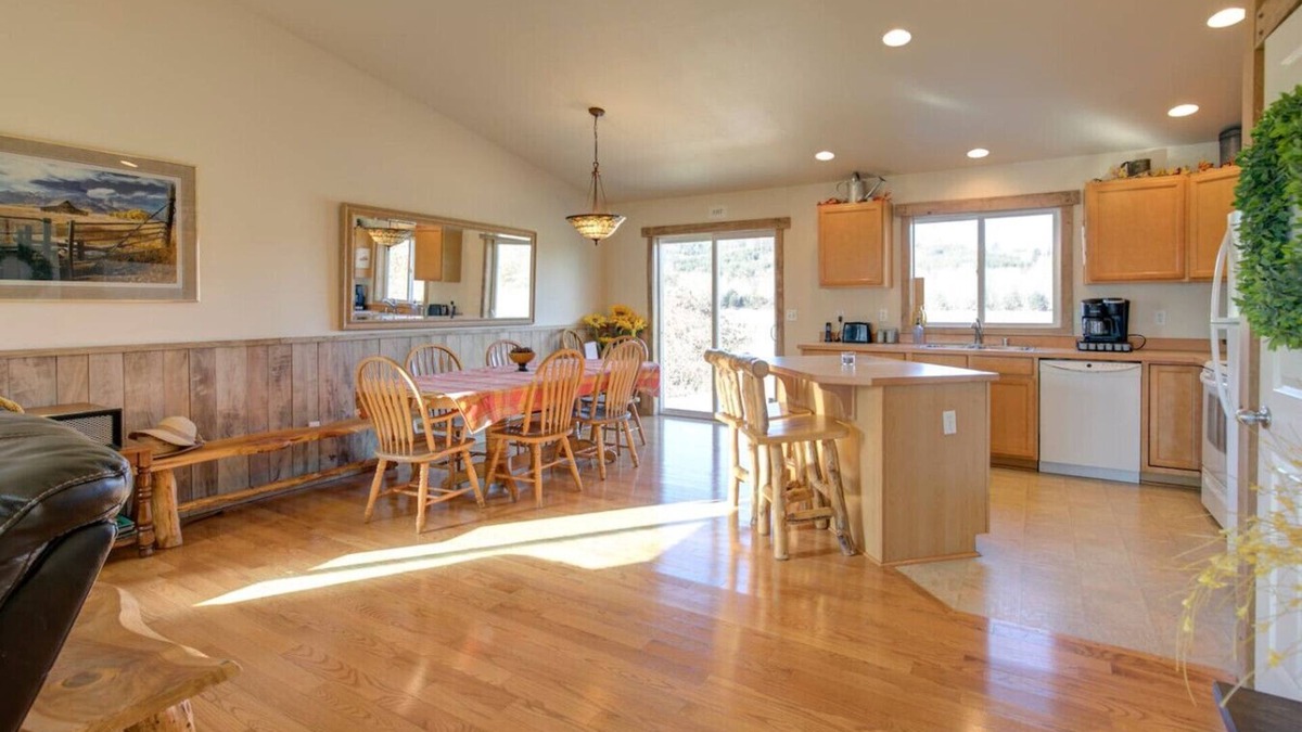 Raymond Apartment | Autumn Acres on Coast where Adventure Awaits