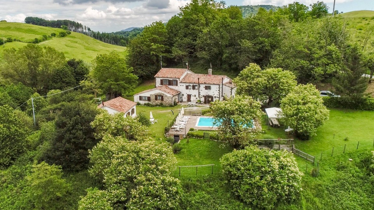 Arcidosso Apartment | AUTUMN agr.LA GUINZA) Ideal for a large family.nGuaranteed relaxation and nature