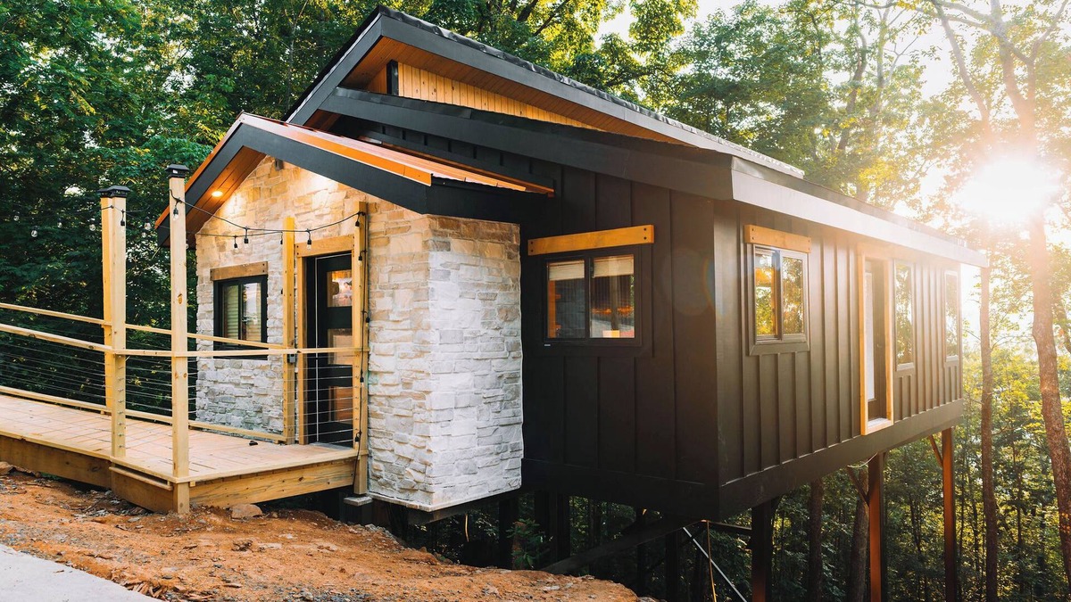 Wildwood Cabin | Autumn Blaze at Maple Treehouse