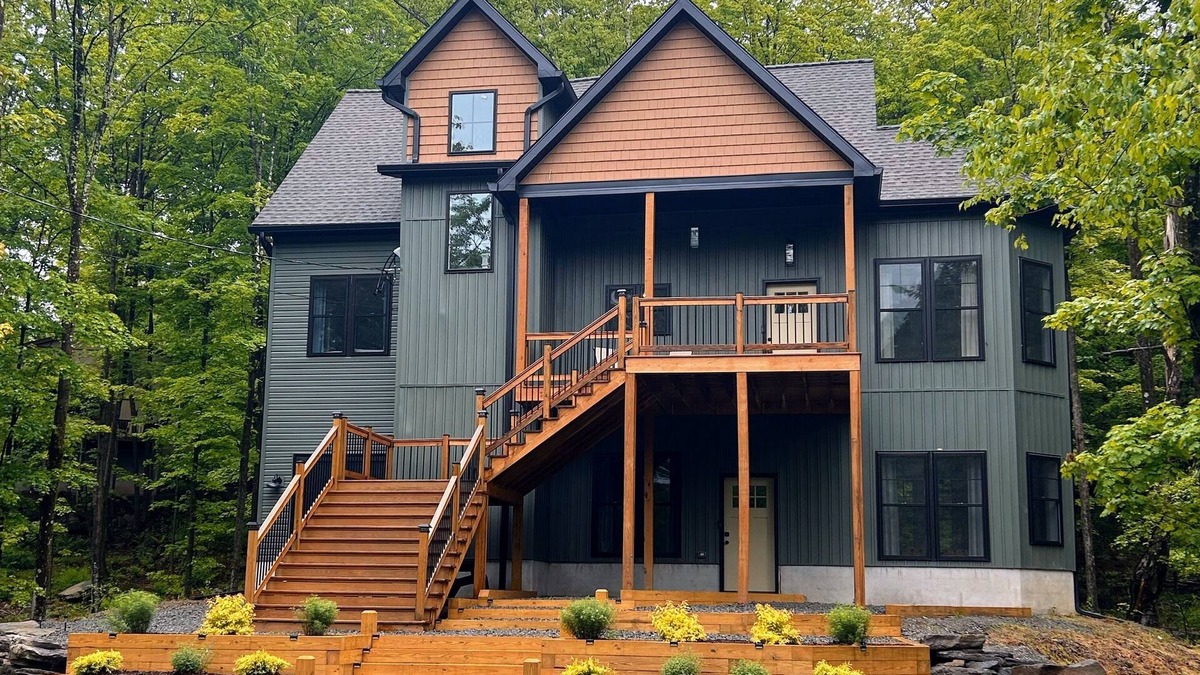 Hamlin House | Autumn bliss awaits! Experience the beauty of Fall in amenity filled The Hideout