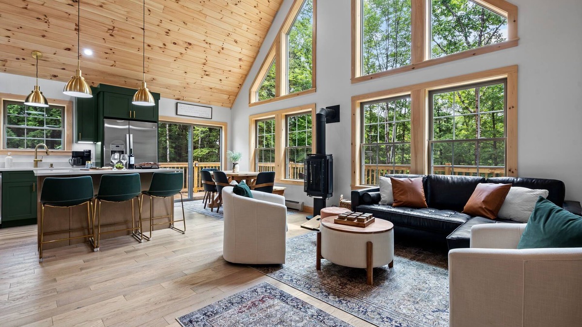 Brownfield Cabin | Autumn Cabin: 4BR/2BA 15min to Conway Fire Pit Leaf-Peeping Ready
