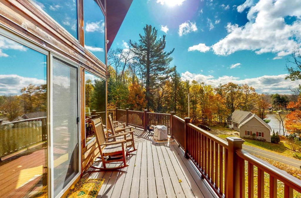 Hinsdale House | Autumn Hill Lakehouse