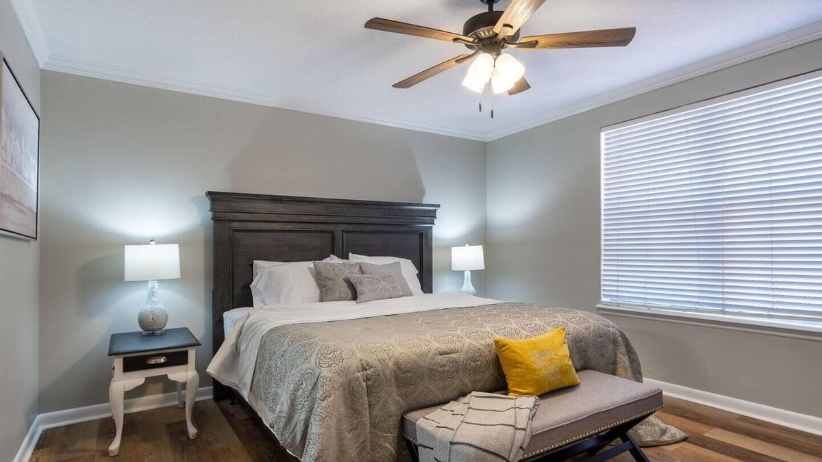 Jacksonville House | ~Autumn Light Sleeps 12 NAS Jax & Dwntn~