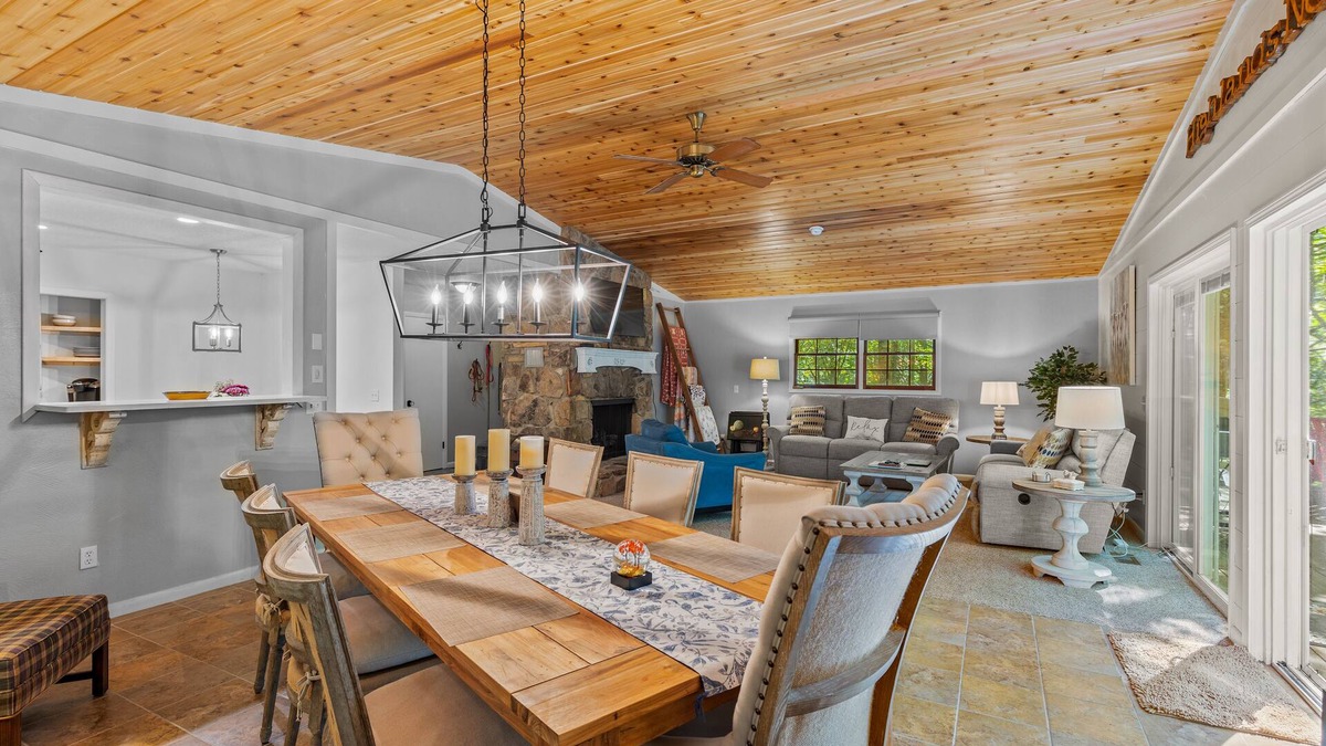 Highlands Hills House | Autumn Ridge, 3/2, peaceful/secluded.1.5 mi from Highlands and fast internet!