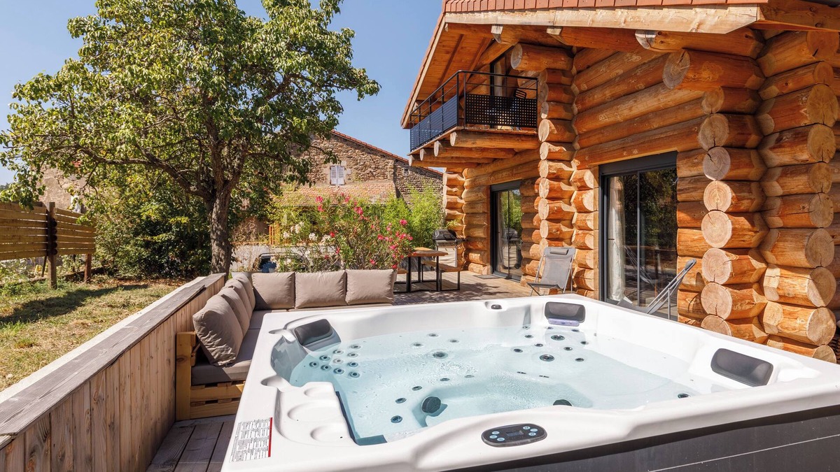 Saint-Jean-en-Val Ski Chalet | Auvergne: 5* chalet with spa in the heart of a Fjords horse farm