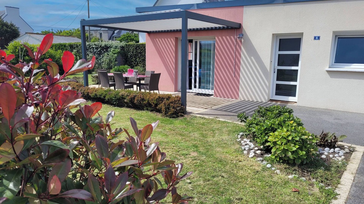 Treffiagat House | AUX AQUARELLES DE LINETTE, GROUND FLOOR, LABEL GITES DE FRANCE, DOG ALLOWED