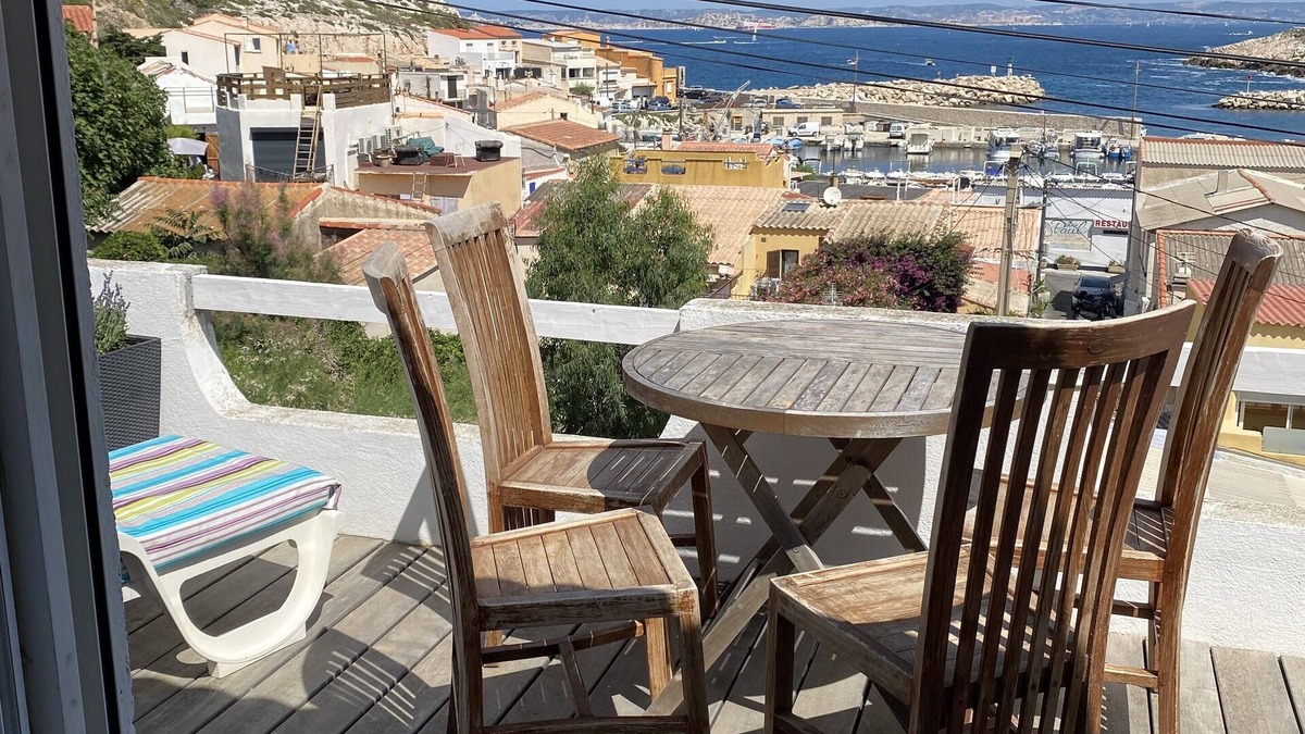 8th Arrondissement House | Aux Goudes, air-conditioned house with sea and garden view