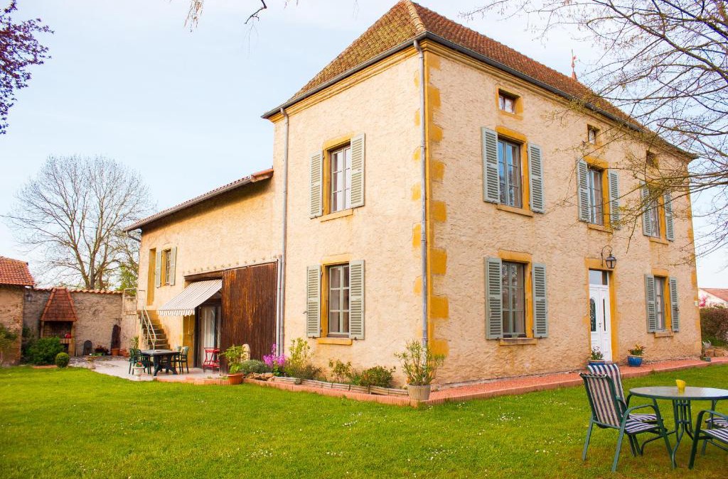 Pouilly-sous-Charlieu Bed & Breakfast | Aux Ronzières