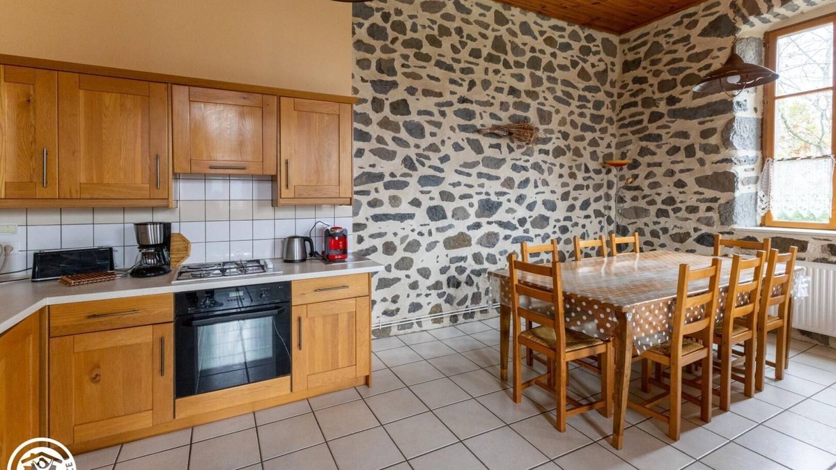Saint-Alyre-es-Montagne House | Auzolles - Saint-alyre-es-montagne