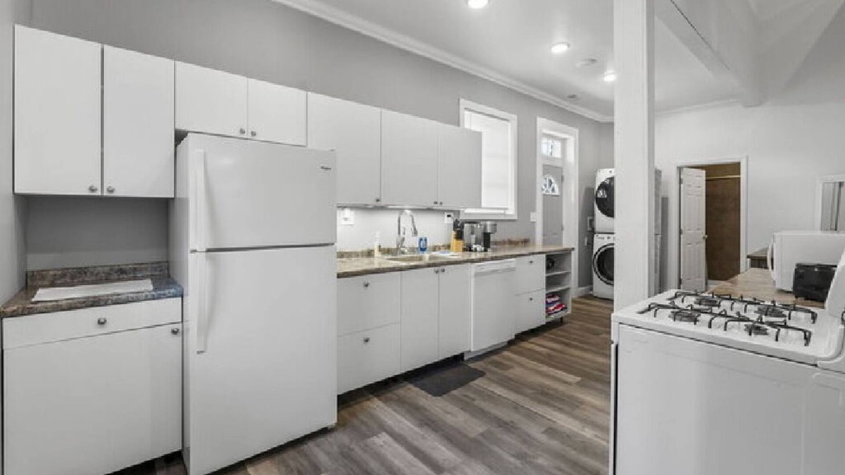 Arcadia House | AV Bungalows #9A with Loft