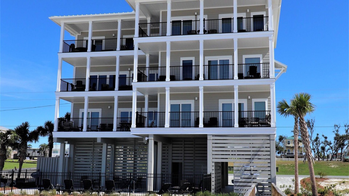 Port St. Joe House | AVAIL 9/27-10/4 -5 NGT MINIMUM! GULF FRONT 9BD/9.5BA, 3 LIVING AREAS, ELEVATOR, POOL!