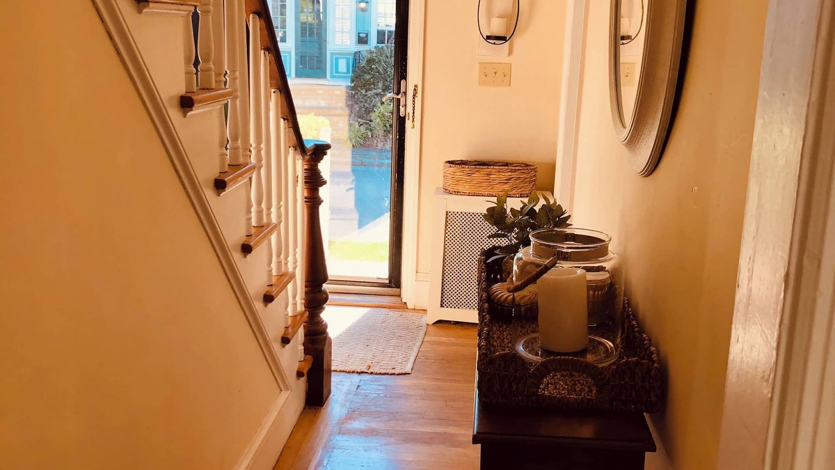 Bellevue Avenue Historic District House | Avail Sept-June. Charming 3 bedroom home. Walk to shops, restaurants, Cliff Walk