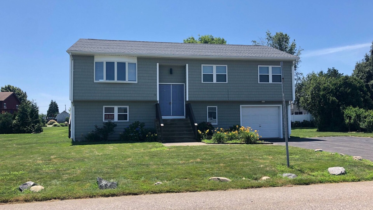 Eastward Look House | Available Academic Year 2026-2027 & Booking Summer 2025 and summer 2026