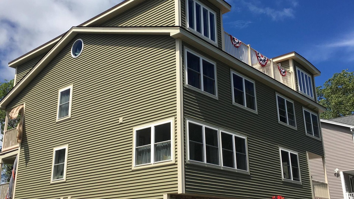 Hampton House | Available: Fall 2025 rental weekly or monthly. Come see and enjoy NHnthis fall.