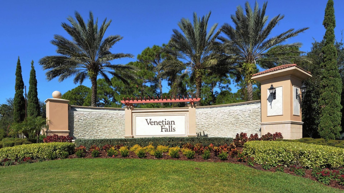 Venetian Falls Villa | Available for 2025-26 Season Venetian Falls, Venice, FL 2 bed, 2 bath plus den