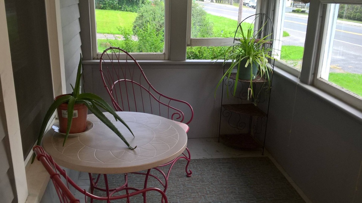 Lanesborough Apartment | Available for Winter Rental, Healthcare, Central