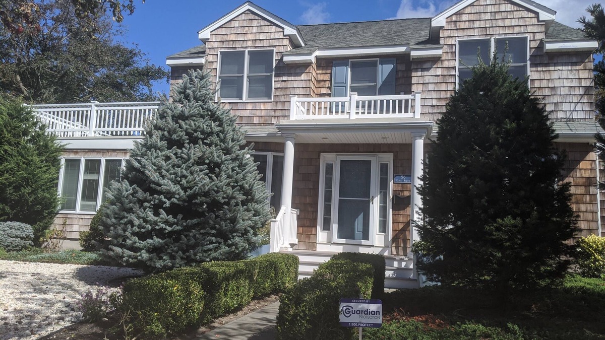 Avon House | Available Sunday 6/15 to Sunday 6/21. Also May and early June discounts.